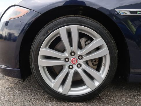 Used 2019 Jaguar XJ R-Sport RWD image 59