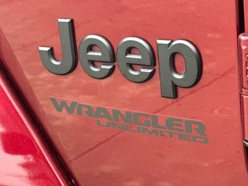 Used 2022 Jeep Wrangler Unlimited Sahara image 28