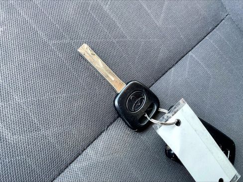 Used 2018 Toyota Tacoma TRD Off-Road w/ Technology Package image 11