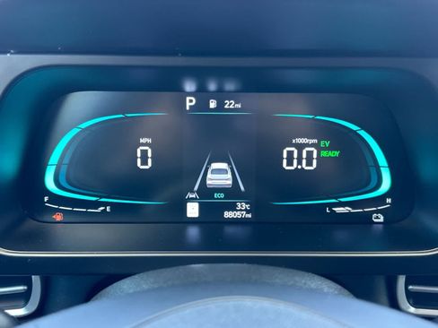 Used 2025 Hyundai Elantra Hybrid FWD image 24