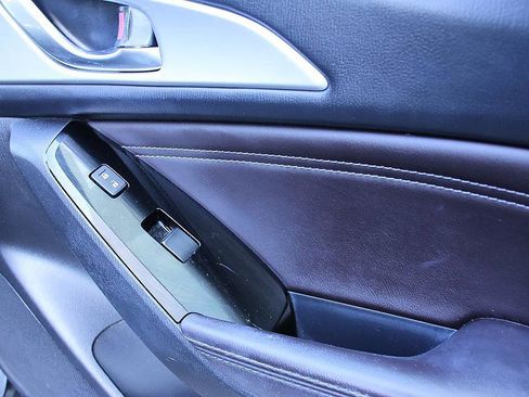 Used 2017 MAZDA MAZDA3 Touring image 22