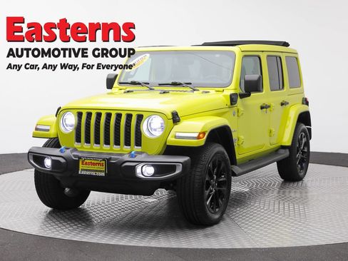 Used 2022 Jeep Wrangler Unlimited Sahara w/ Cold Weather Group AWD/4WD image 1