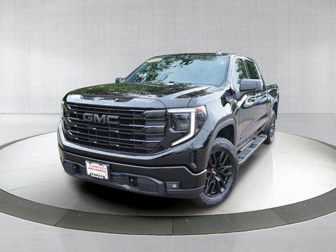 Used 2022 GMC Sierra 1500 Elevation w/ LPO, Elevation Black Package AWD/4WD image 1