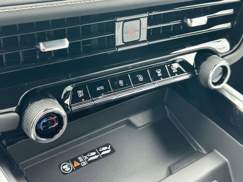 New 2026 Chevrolet Suburban Premier image 24