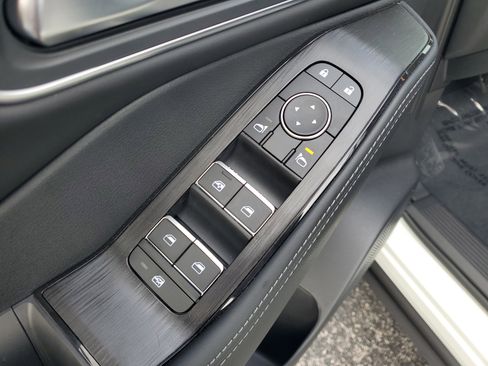 Certified 2026 Nissan Rogue Platinum w/ Platinum Premium Package image 11