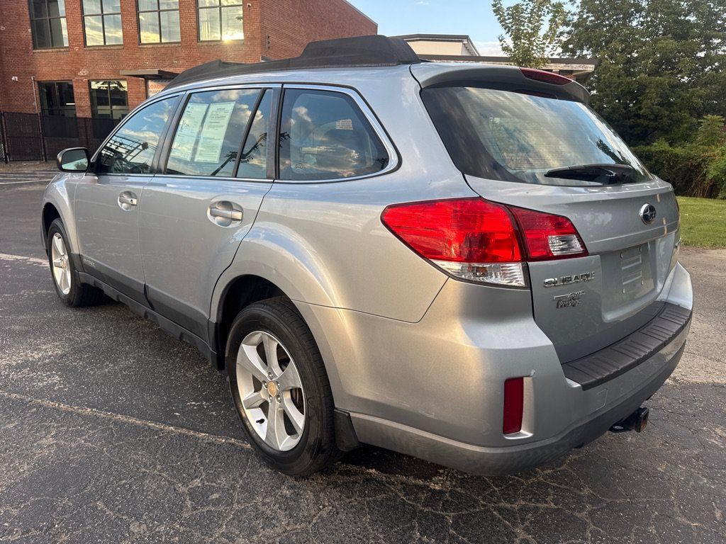 Used 2014 Subaru Outback 2.5i w/ Alloy Wheel Package AWD/4WD image 3