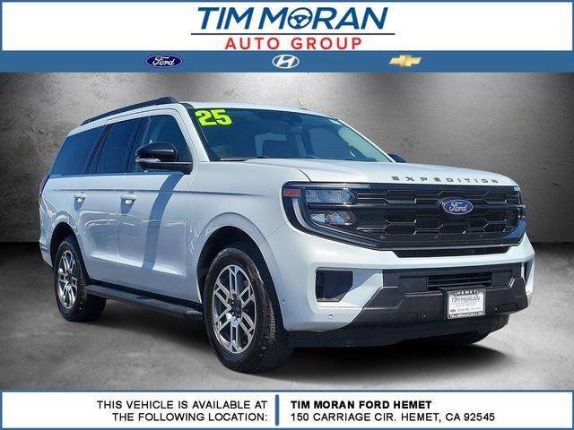 Certified 2025 Ford Expedition Active AWD/4WD image 1