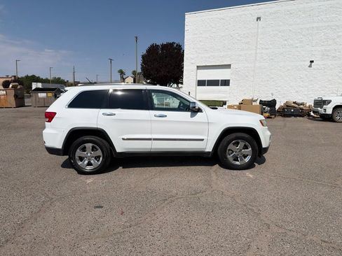 Used 2013 Jeep Grand Cherokee Limited RWD image 4