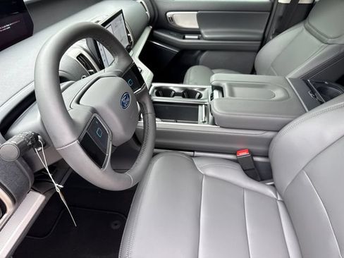 New 2026 Ford Expedition Active RWD image 19