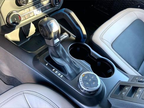 Used 2022 Ford Bronco Wildtrak image 15