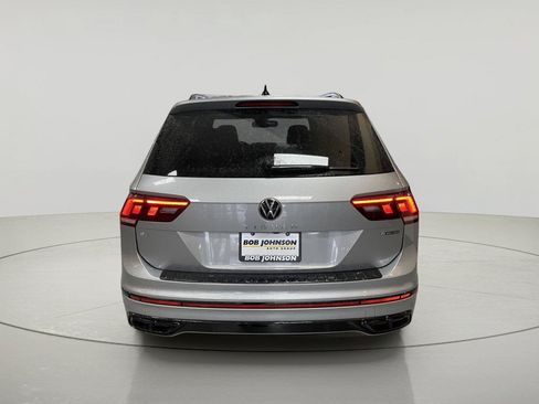 Used 2024 Volkswagen Tiguan SE R-Line AWD/4WD image 6