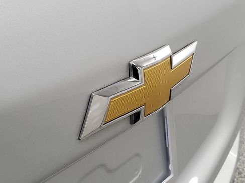 Used 2018 Chevrolet Equinox LT image 23