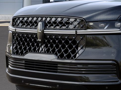 New 2027 Lincoln Navigator L Reserve w/ Jet Appearance Package RWD image 17