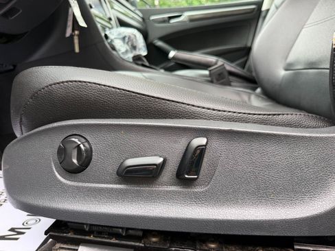Used 2016 Volkswagen Passat 1.8T SE FWD image 26