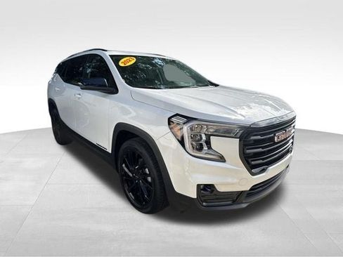 Used 2023 GMC Terrain SLT w/ Elevation Edition FWD image 3