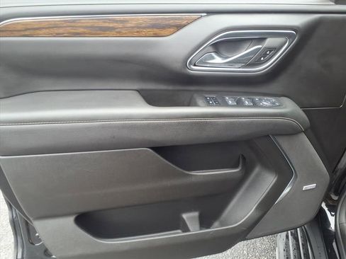 Used 2024 Chevrolet Tahoe Premier w/ Advanced Technology Package image 16