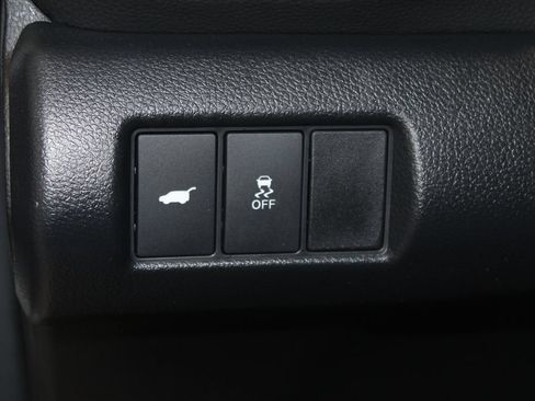 Used 2025 Honda Pilot Touring image 7