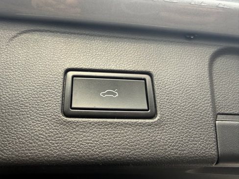 Used 2021 Volkswagen Atlas SE image 26