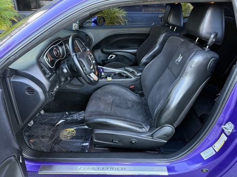 Used 2016 Dodge Challenger R/T Scat Pack w/ Leather Interior Group image 9