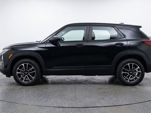 Used 2025 Chevrolet TrailBlazer LT FWD image 5