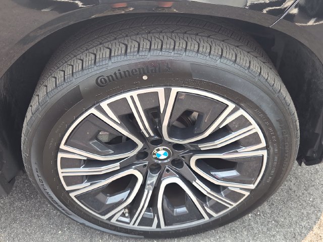 Used 2025 BMW X3 xDrive30i w/ Premium Package AWD/4WD image 8