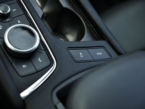 Used 2024 Cadillac XT6 Premium Luxury w/ Technology Package image 41