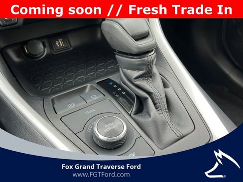 Used 2025 Toyota RAV4 XLE image 25