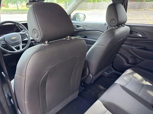 Used 2024 Chevrolet Trax LT w/ LT Convenience Package FWD image 28