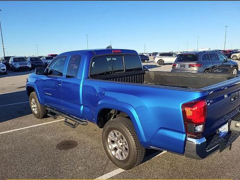 Used 2018 Toyota Tacoma SR5 image 6