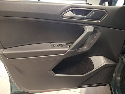Used 2020 Volkswagen Tiguan SE w/ Panoramic Sunroof Package AWD/4WD image 10