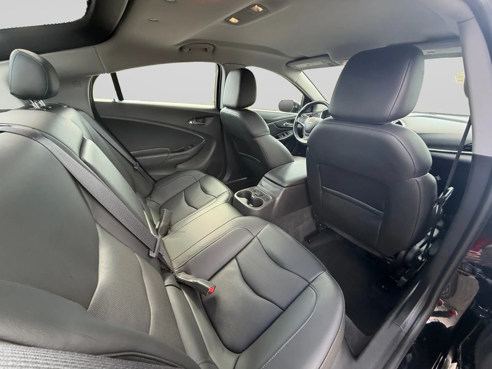 Used 2016 Chevrolet Volt Premier w/ Driver Confidence Package FWD image 29