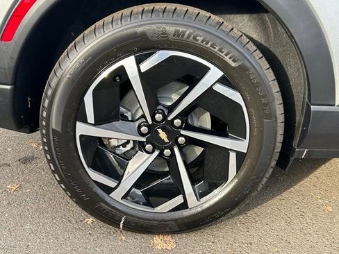 New 2026 Chevrolet Equinox EV LT image 10