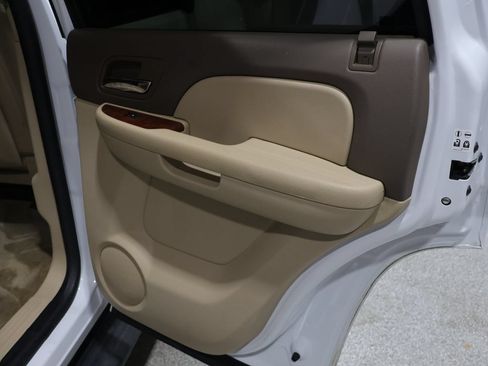 Used 2013 GMC Yukon SLT w/ SLT-2 Equipment Package AWD/4WD image 23