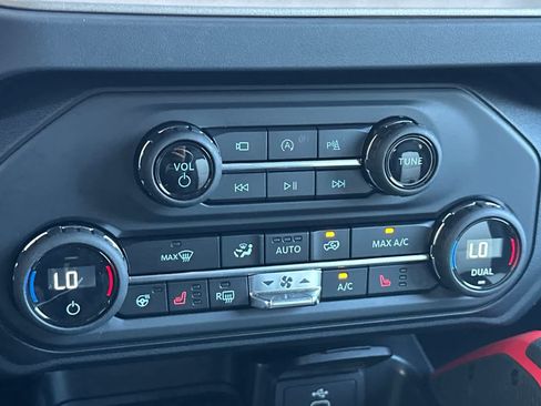 New 2026 Ford Bronco Outer Banks w/ Sasquatch Package AWD/4WD image 19