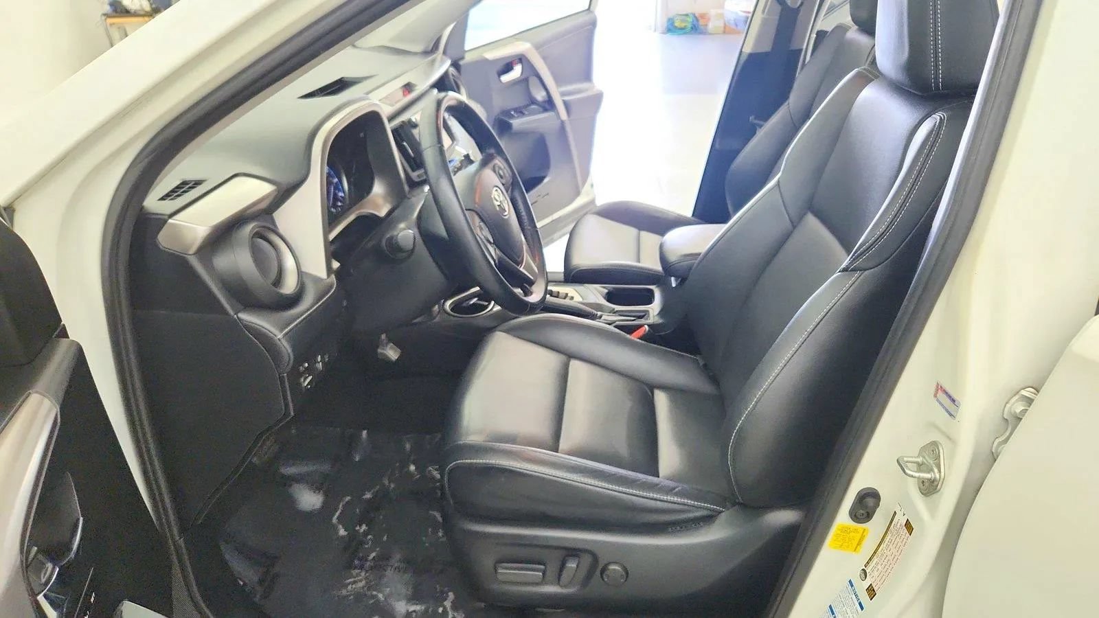 Used 2018 Toyota RAV4 Limited w/ All Weather Liner Package AWD/4WD image 15