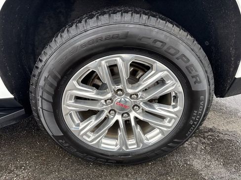 Used 2022 GMC Yukon XL SLT w/ SLT Luxury Package image 35