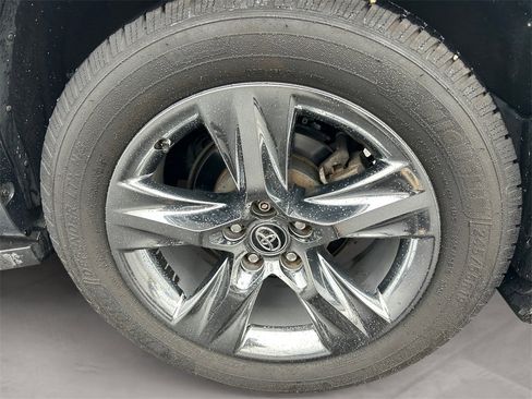 Used 2018 Toyota Highlander Limited Platinum image 14