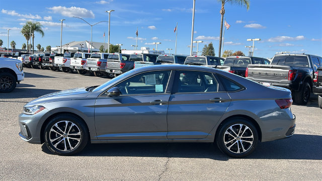 Used 2025 Volkswagen Jetta Sport FWD image 7