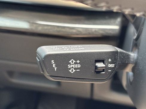Used 2019 Audi Q8 Prestige AWD/4WD image 33
