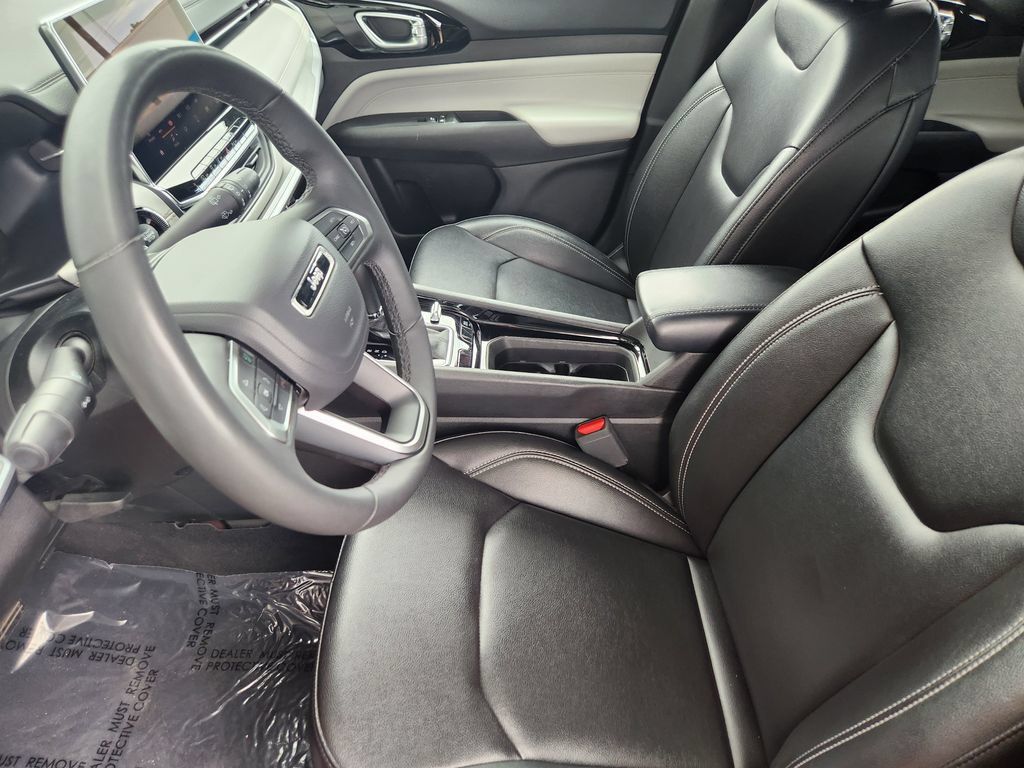 Used 2025 Jeep Compass Limited AWD/4WD image 4