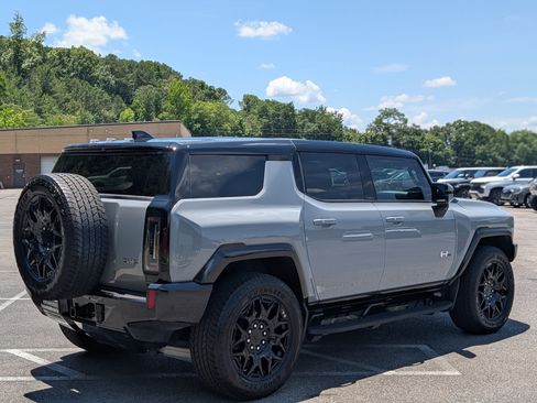 Used 2025 GMC Hummer EV 2X AWD/4WD image 9