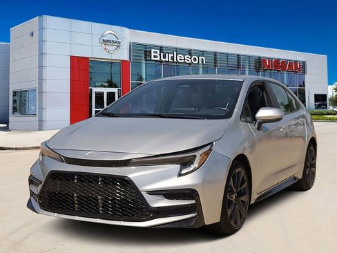 Used 2024 Toyota Corolla SE w/ SE Premium Package FWD image 1