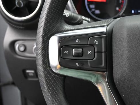 Used 2025 Chevrolet Blazer LT FWD image 18