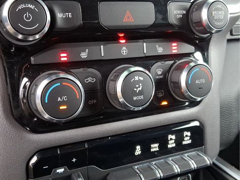 Used 2022 RAM 1500 Big Horn AWD/4WD image 43