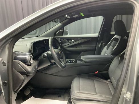 Used 2025 Chevrolet Blazer EV LT AWD/4WD image 7