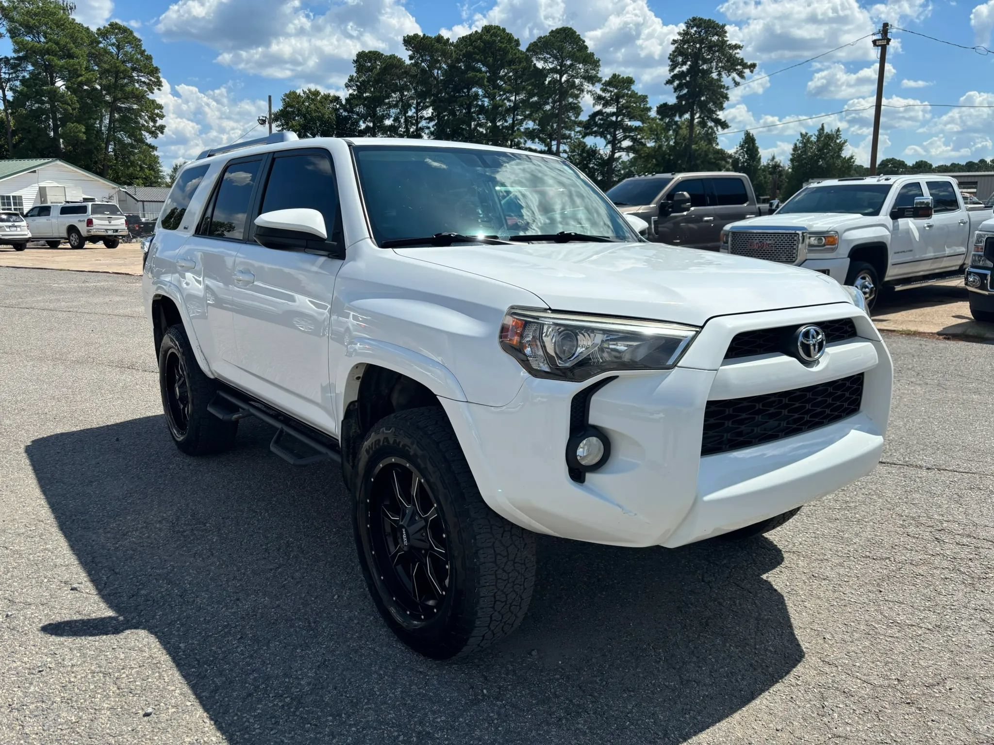 Used 2016 Toyota 4Runner SR5 AWD/4WD image 7