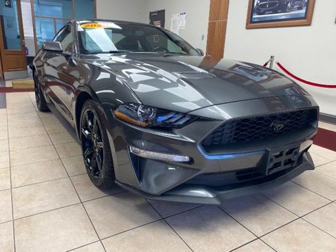Used 2020 Ford Mustang Coupe w/ Equipment Group 101A RWD image 7