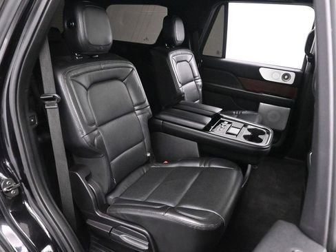 Used 2020 Lincoln Navigator Reserve w/ Luxury Package RWD image 24