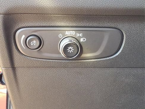Used 2023 Buick Envision Essence FWD image 17
