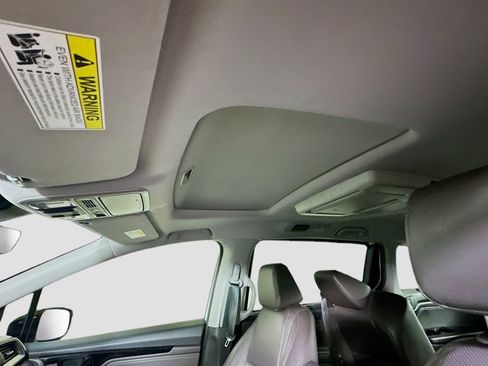 Used 2018 Honda Odyssey Elite image 25